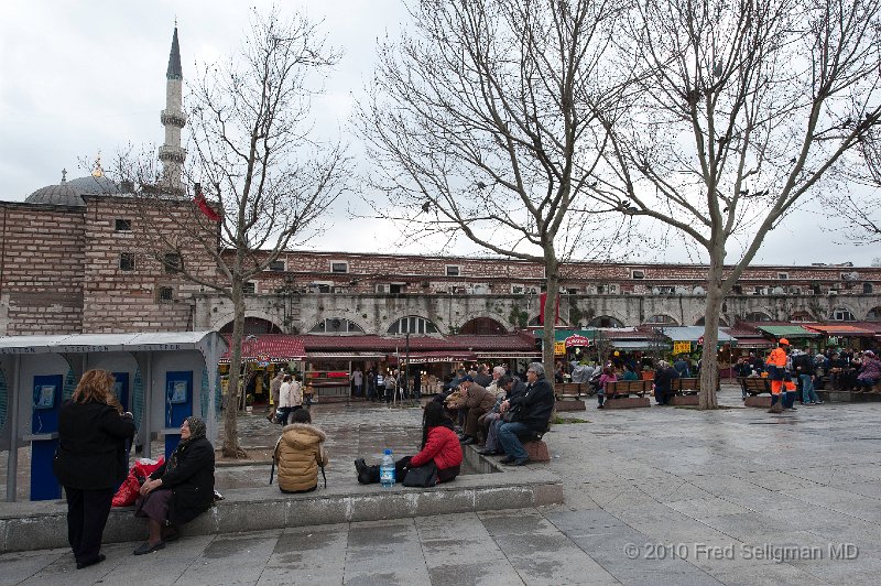 20100401_040932 D3.jpg - Square in front of Spice Bazaar building, 2nd largest covered building in Istabul